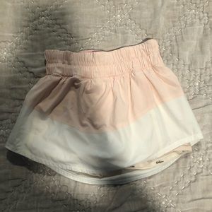Lululemon light pink / white skirt (size 2)
